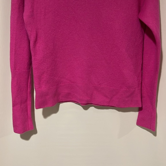 NWOT Wilfred 100% Merino Wool Women’s Turtleneck Long Sleeve Sweater Size Medium - Picture 4 of 9